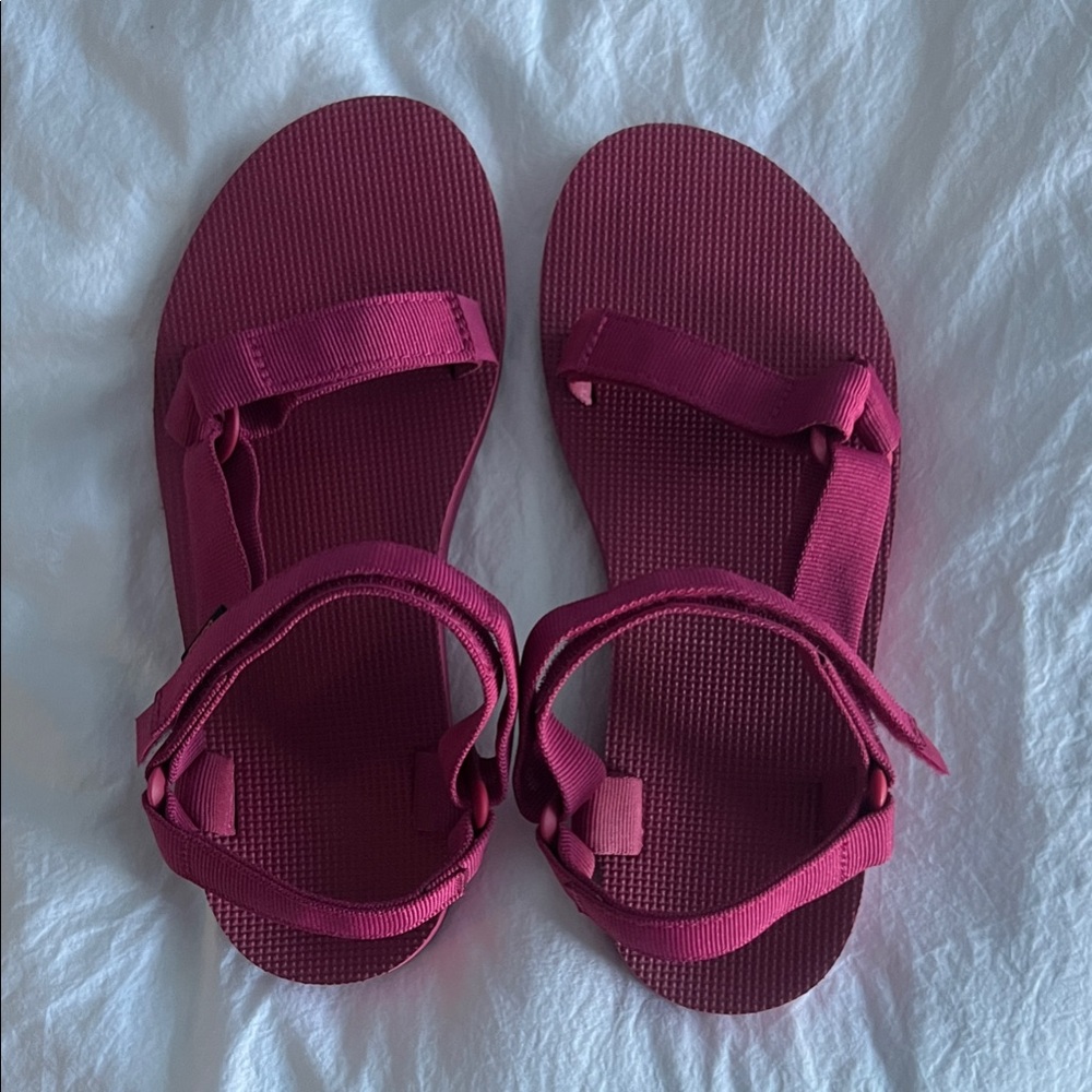 Teva Women's Fuchsia Sandals